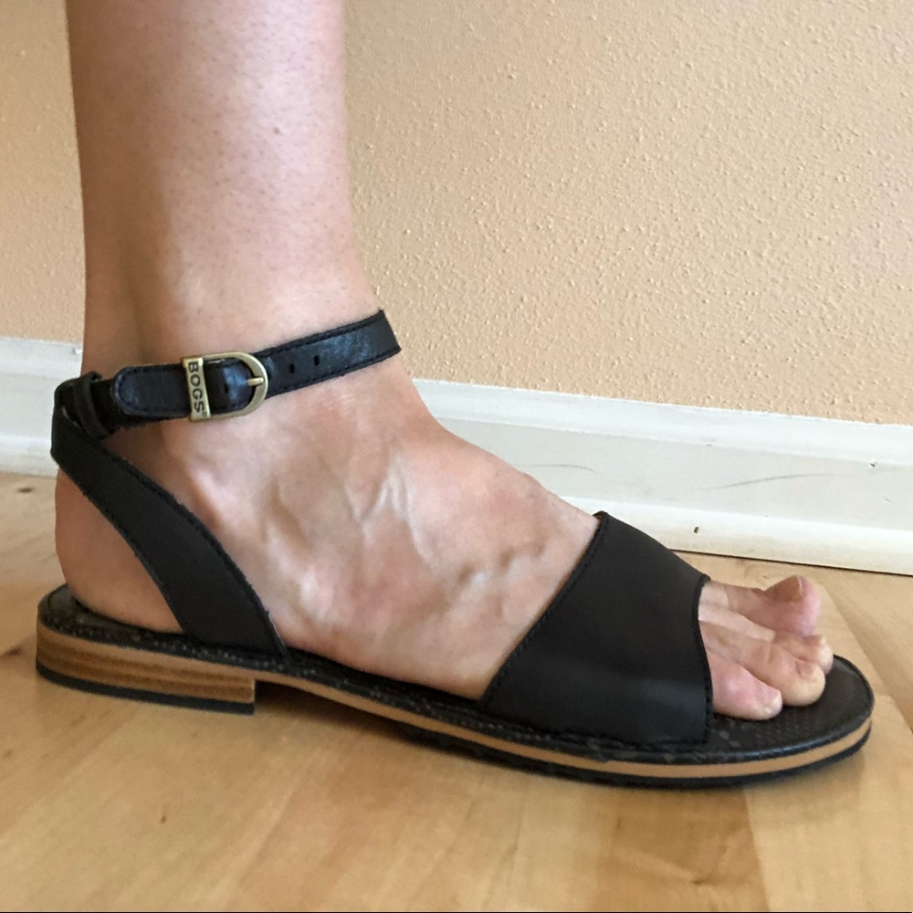 Like New Black BOGS Sandals - Picture 2 of 8
